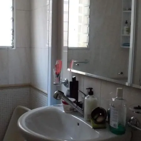 Séjour chez l'habitant 30-1- комната в квартире для 1 до 2 человек,