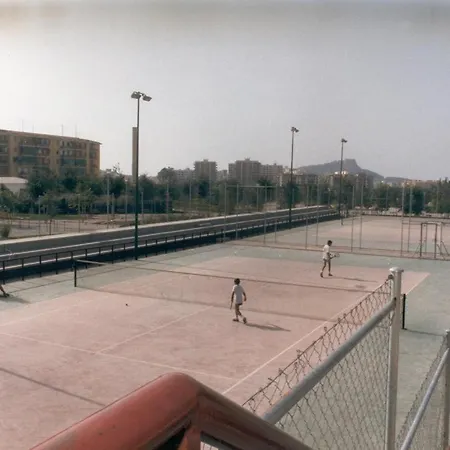 Séjour chez l'habitant 30-1- комната в квартире для 1 до 2 человек, Alicante