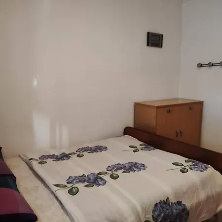 30-1- комната в квартире для 1 до 2 человек, Séjour chez l'habitant Alicante
