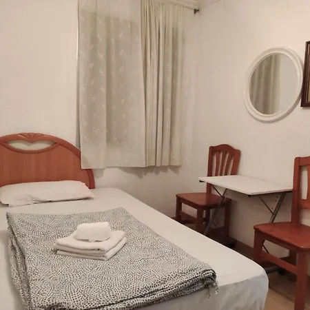 30-1- комната в квартире для 1 до 2 человек, * Alicante